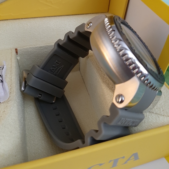 💯%GENUINE INVICTA WATCH MODEL #23357 Watches